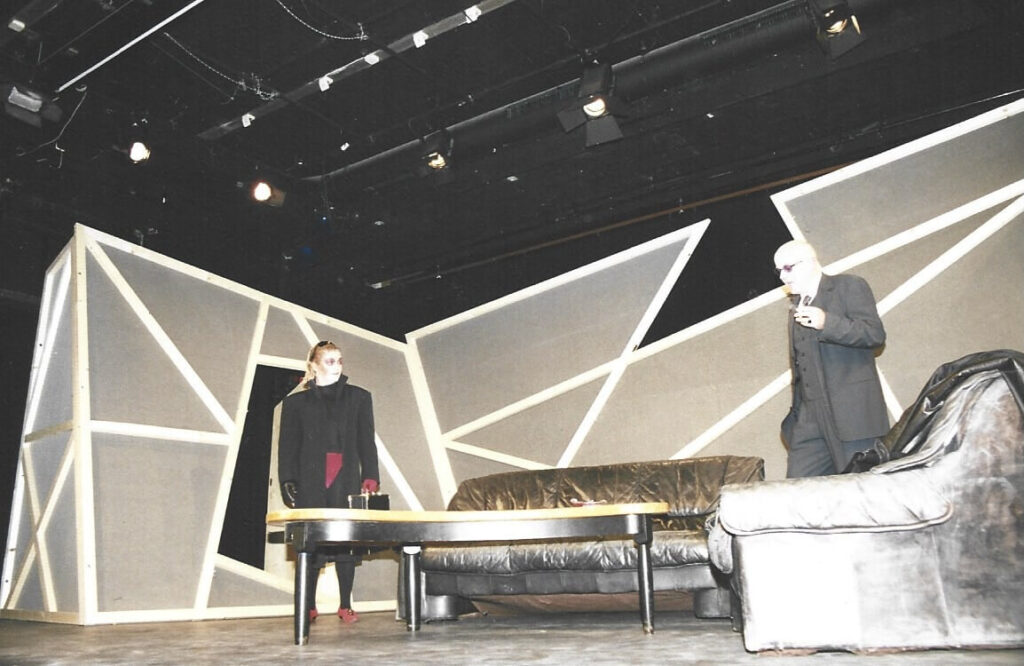 Faust, 5741 (November 2001)