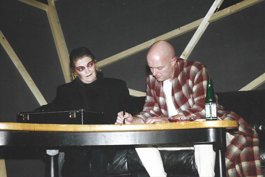 Faust, 5741 (November 2001)