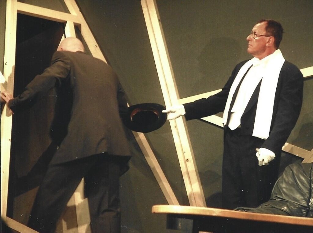 Faust, 5741 (November 2001)