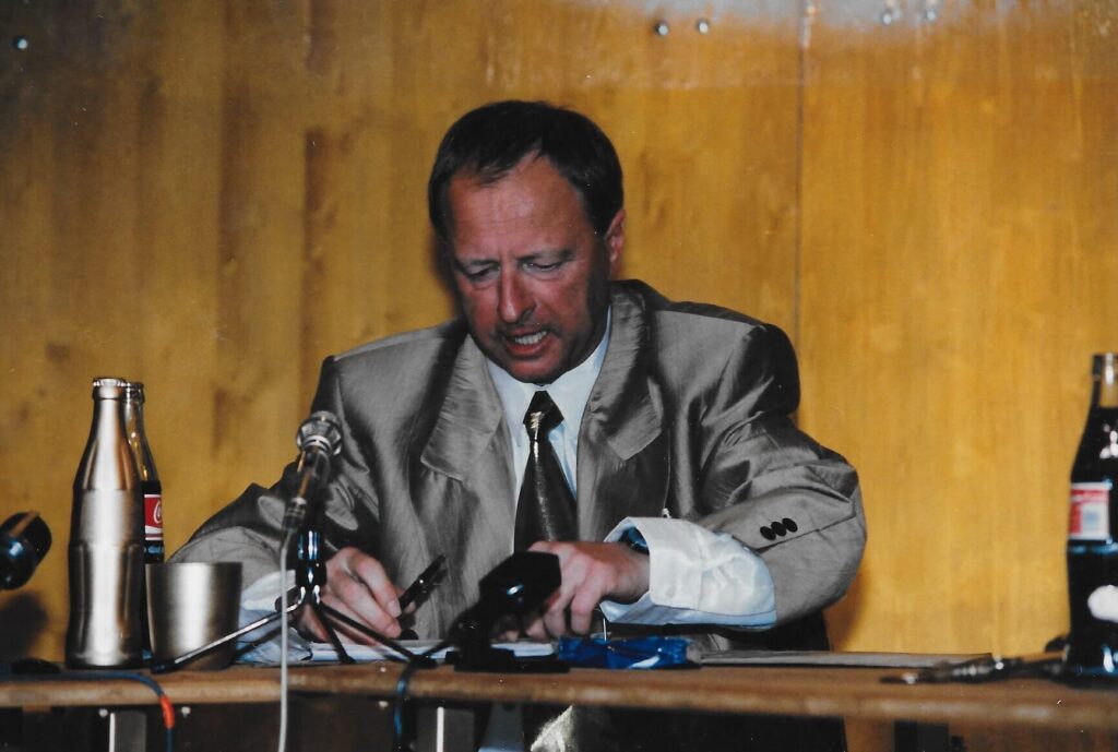 Krach im Hause Gott (Februar 1997)