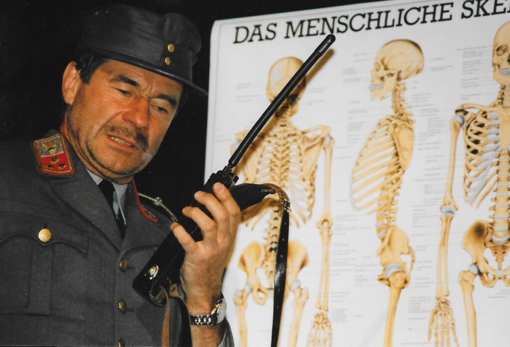 Das Skelett oder Habemus Adam (Februar 1998)