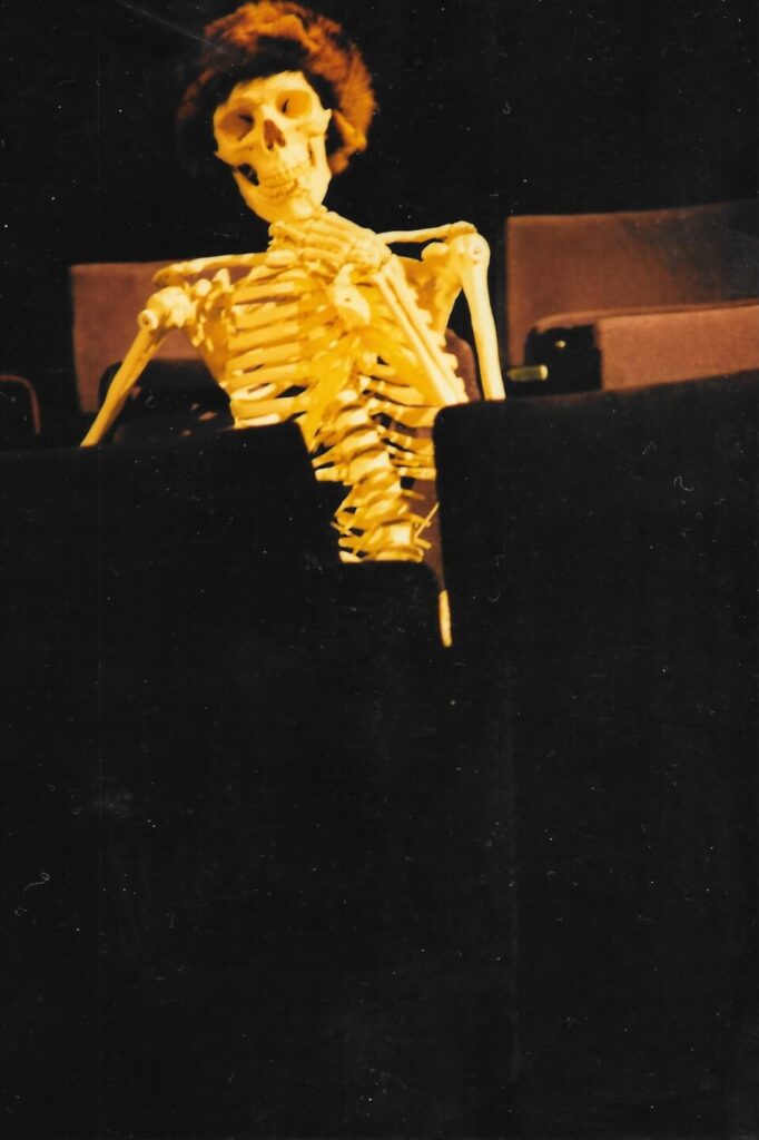 Das Skelett oder Habemus Adam (Februar 1998)