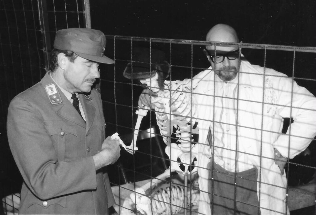 Das Skelett oder Habemus Adam (Februar 1998)