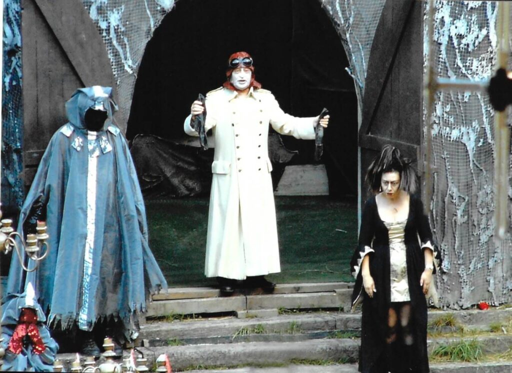 Dracula II (Juli 2001)